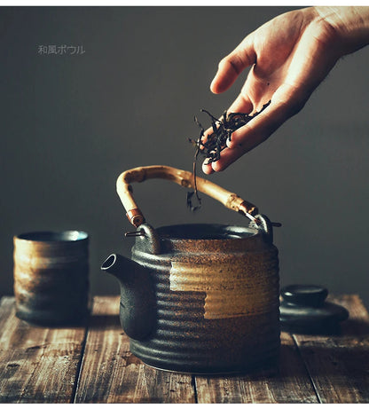 Japanese retro hand-painted ceramic teapot home hotel restaurant teapot Chinese large teapot handle pot